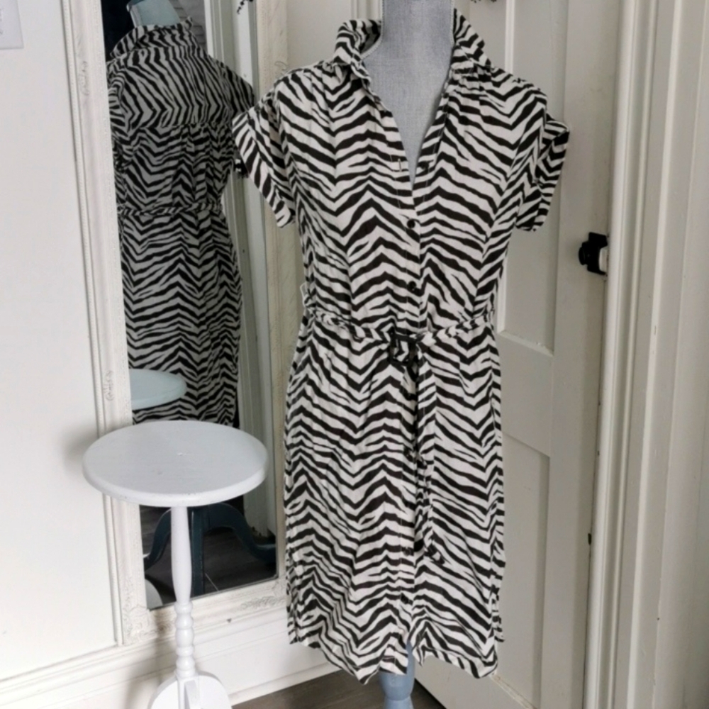 Tahari 100% linen zebra🦓 short sleeve dress in cream & black. Size XS. EUC